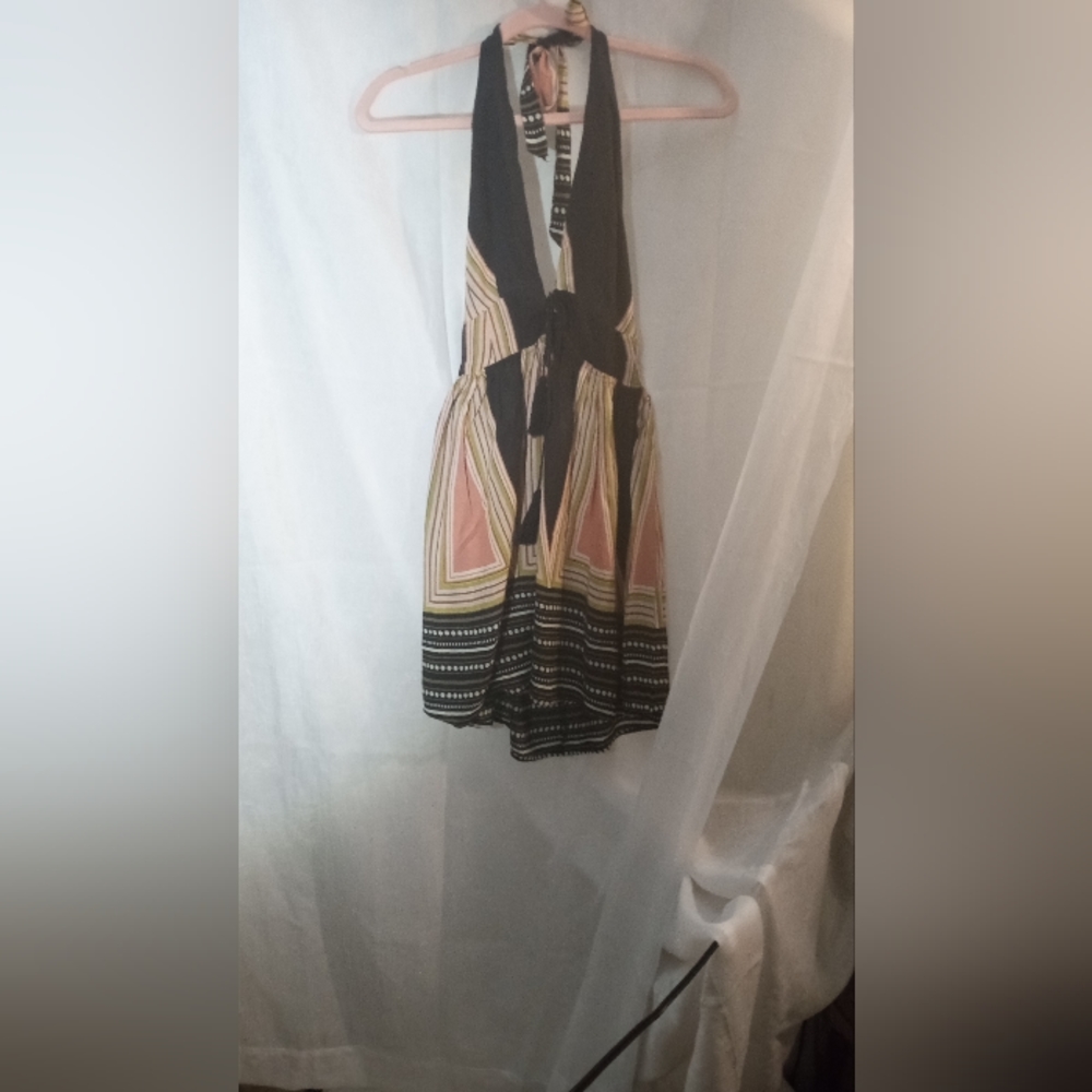 SUNDRESS TOP TIES AT NECK GREAT GEOMETRIC PATTERNS